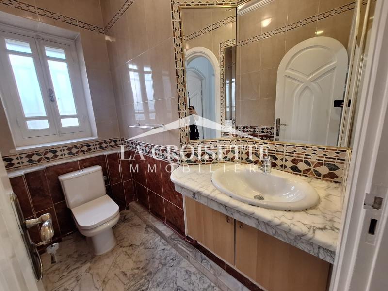 Villa S+6 à La Marsa 